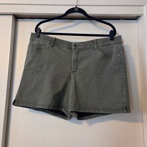 Westbound 18 Light Olive Green Shorts Tummy Control Stretch 5-Pocket